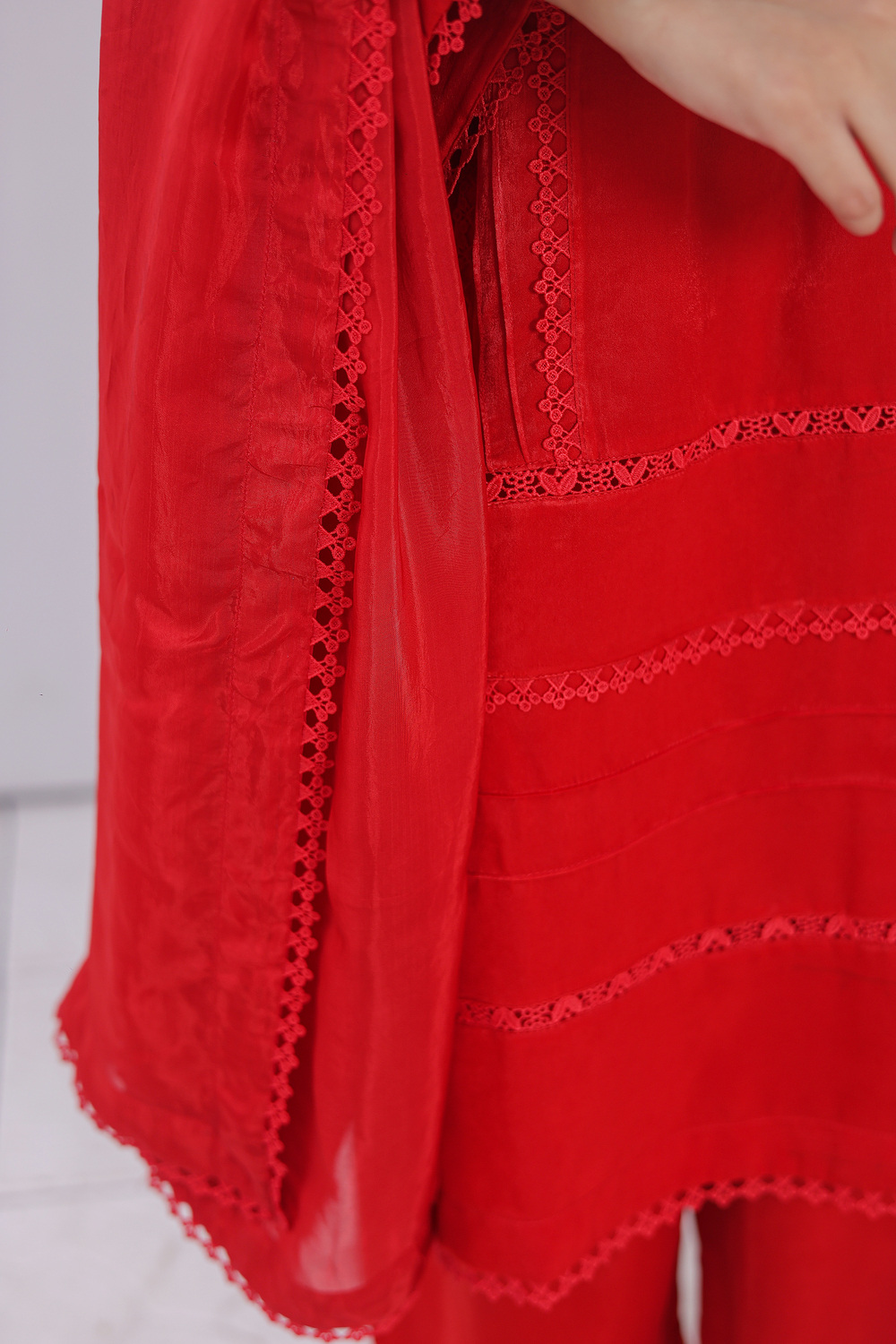 Rose Red 3 piece - Image 6